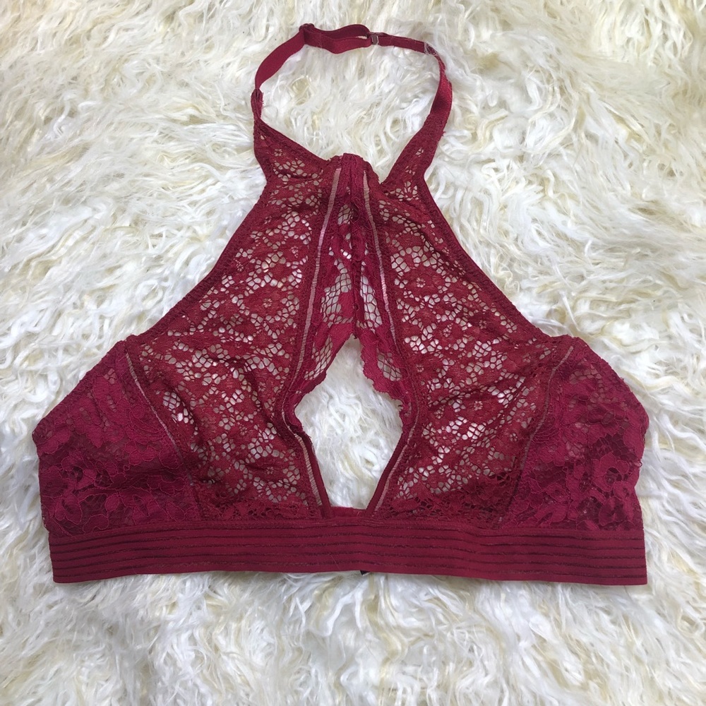 VS Lace Key Hole Bralette